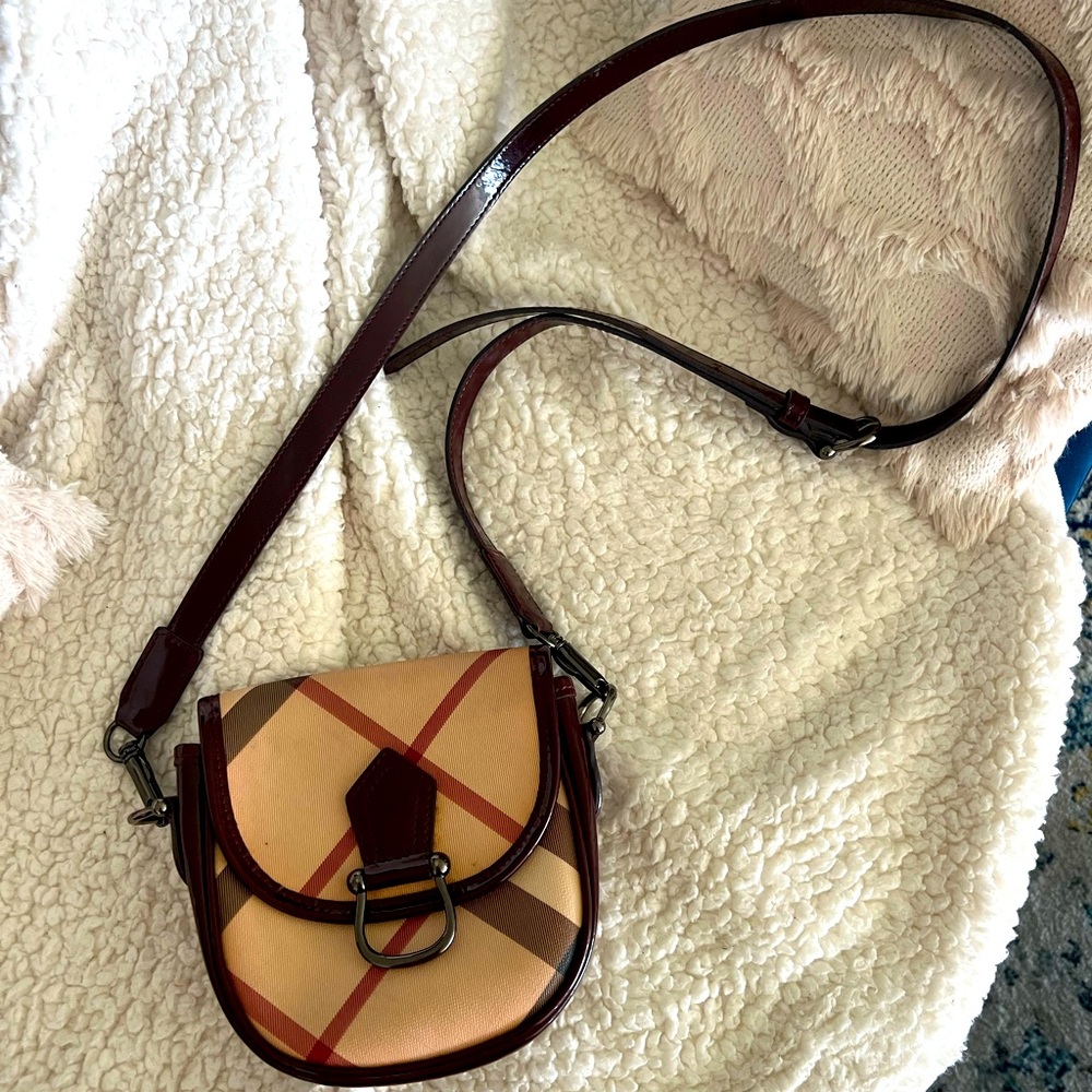 Burberry crossbody / belt bag